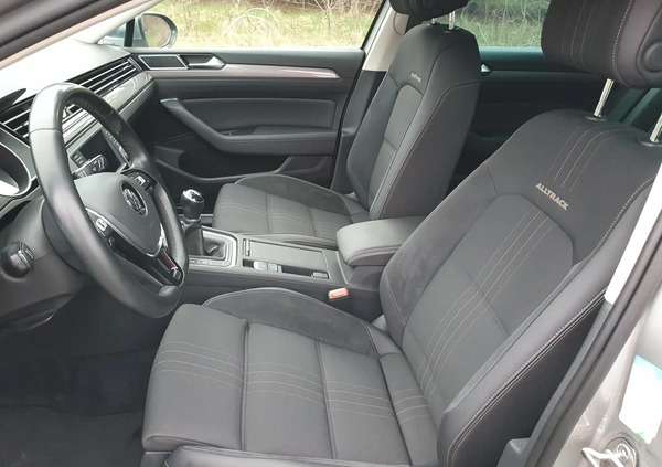 Volkswagen Passat cena 61000 przebieg: 269000, rok produkcji 2016 z Libiąż małe 121